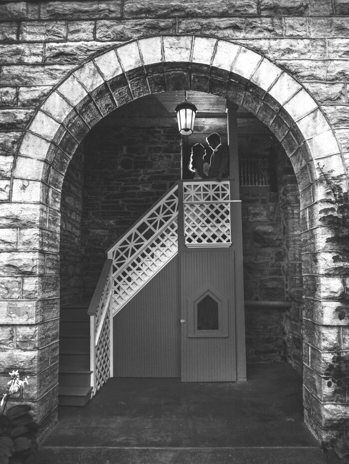 Lovers in the Arch